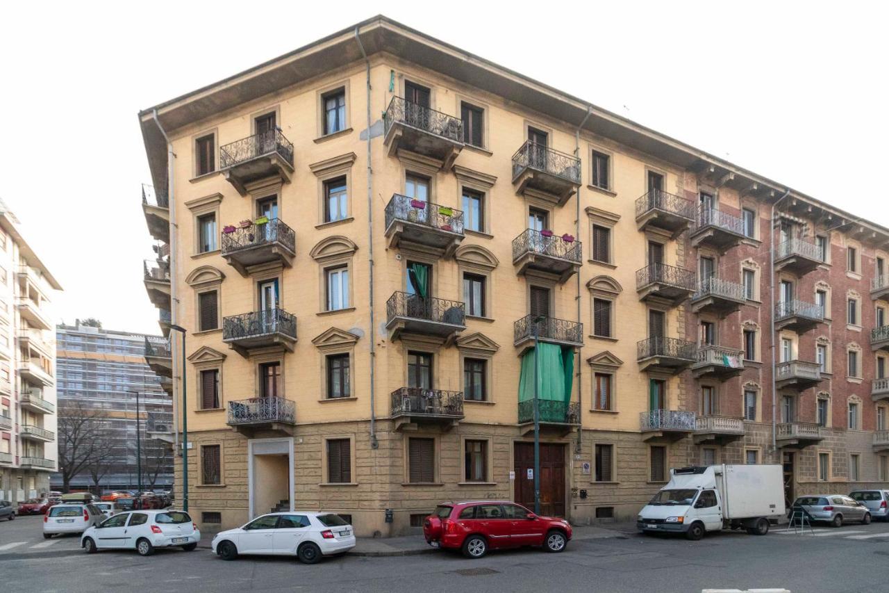Colourful & Cozy Apartment Cenisia Турин Экстерьер фото