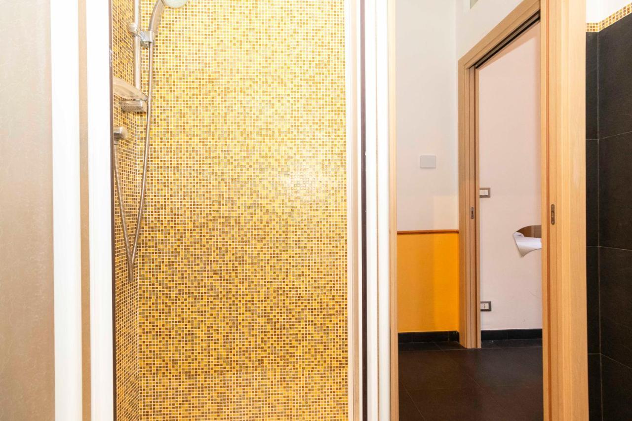 Colourful & Cozy Apartment Cenisia Турин Экстерьер фото